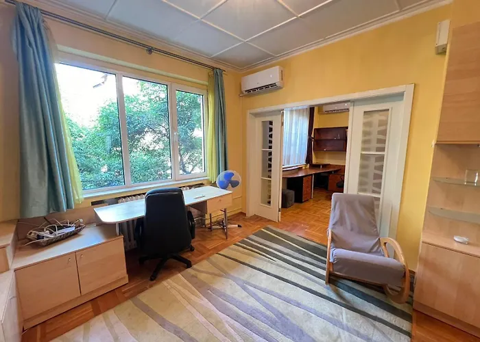 Mumbai Spacious 150 Sq M 2bdr Near Vitosha Blvd And Ndk София