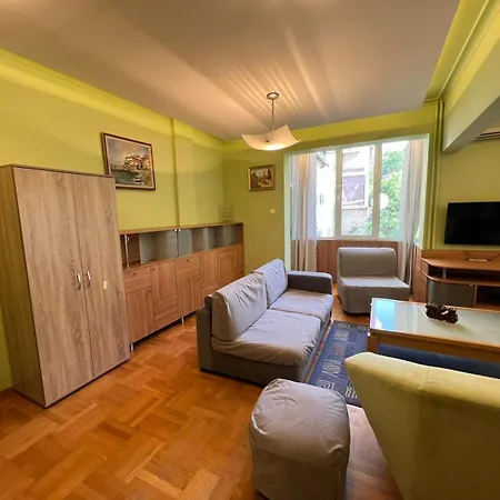 Mumbai Spacious 150 Sq M 2bdr Near Vitosha Blvd And Ndk