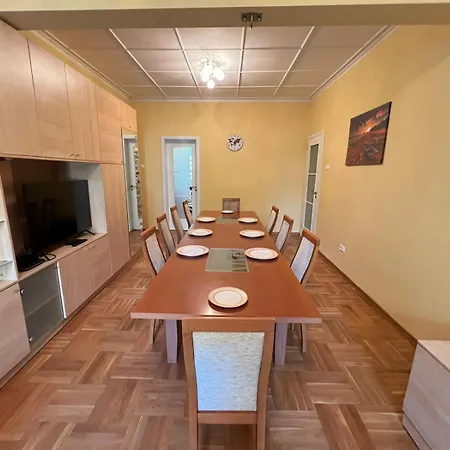 Mumbai Spacious 150 Sq M 2bdr Near Vitosha Blvd And Ndk Apartman *