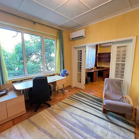 Mumbai Spacious 2bdr Near Vitosha Blvd And Ndk Sófia