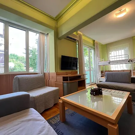 Mumbai Spacious 2bdr Near Vitosha Blvd And Ndk * Sófia