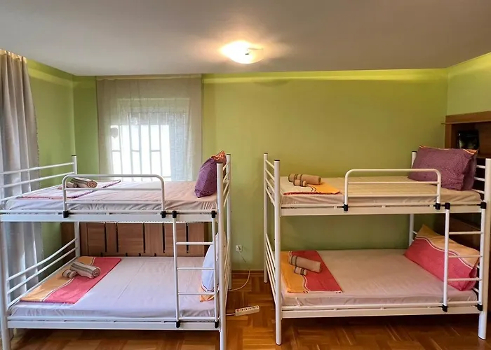 Mumbai Spacious 150 Sq M 2bdr Near Vitosha Blvd And Ndk