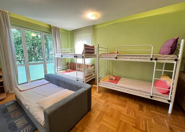 Apartment Mumbai Spacious 150 Sq M 2bdr Near Vitosha Blvd And Ndk *