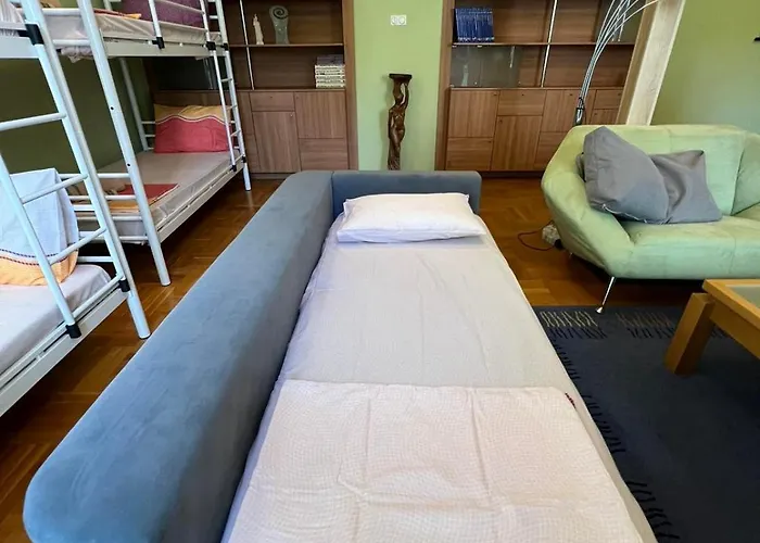 Mumbai Spacious 150 Sq M 2bdr Near Vitosha Blvd And Ndk София