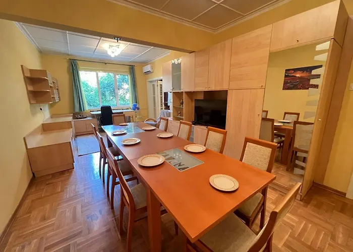 Mumbai Spacious 150 Sq M 2bdr Near Vitosha Blvd And Ndk * Sofia