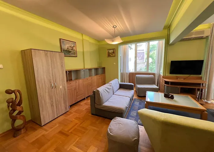 Mumbai Spacious 150 Sq M 2bdr Near Vitosha Blvd And Ndk