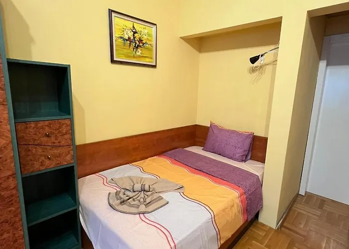 Mumbai Spacious 150 Sq M 2bdr Near Vitosha Blvd And Ndk