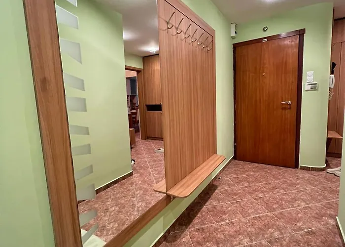 Mumbai Spacious 150 Sq M 2bdr Near Vitosha Blvd And Ndk * Sofia