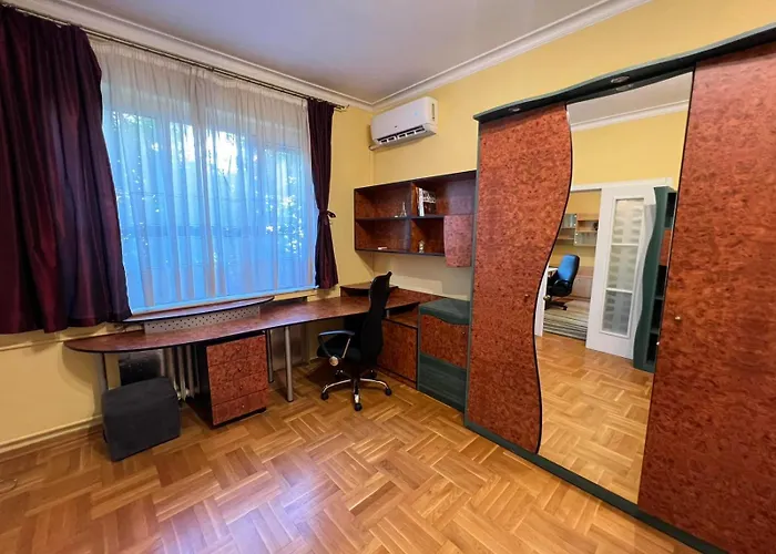 Mumbai Spacious 150 Sq M 2bdr Near Vitosha Blvd And Ndk Lägenhet Sofia